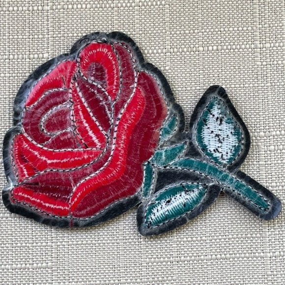 Red Rose Patches Embroidery Iron On Patch for Clothes Accessory - Picture 4 of 4